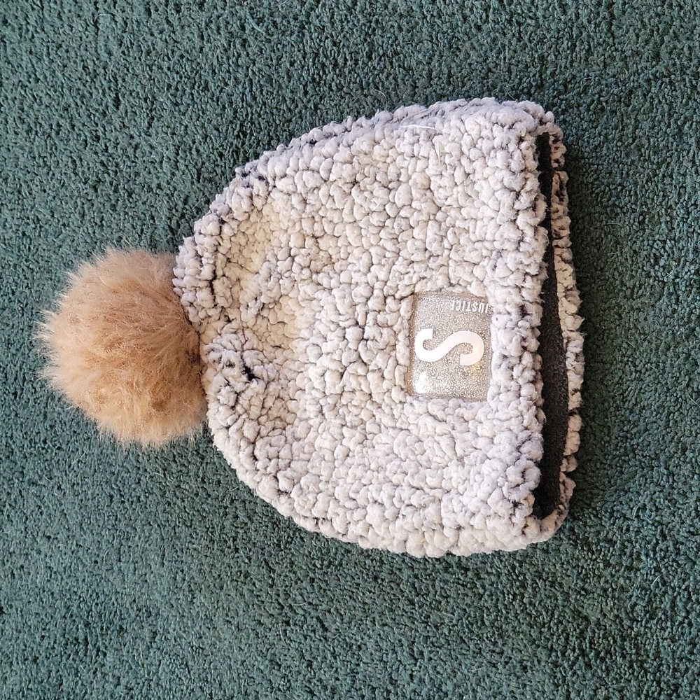 Justice hat